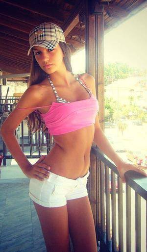 Gabriela (18) from Texas | Private Casual Meetup Profile