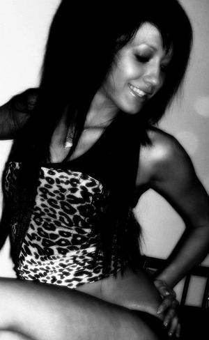 Photo of Dixie (21), adult profile in New Jersey