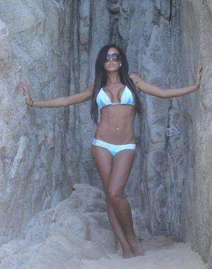 Adult dating profile photo of Aileen (21) in North Carolina