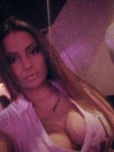 Noemi (29) in California | Friends with Benefits