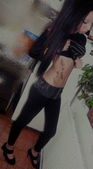 Katharine (26) in Rhode Island | Friends with Benefits