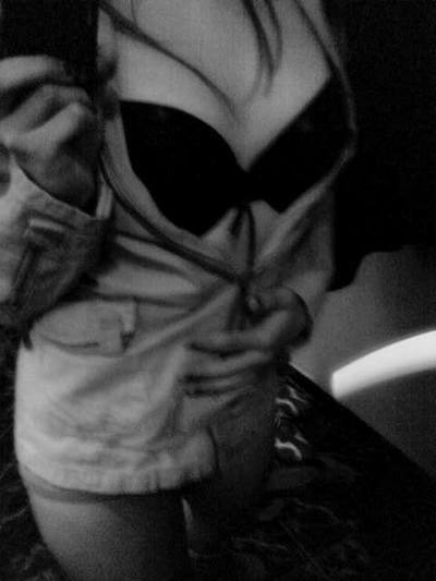 Lena, 25, California | Local FWB Dating Profile