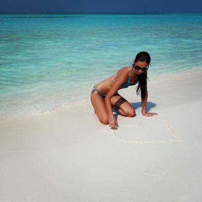 Jesenia (22) in California | Friends with Benefits