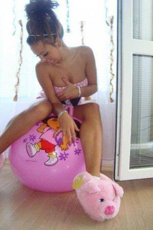 Meet Aileen (30) from North Carolina | FWB Casual Partner