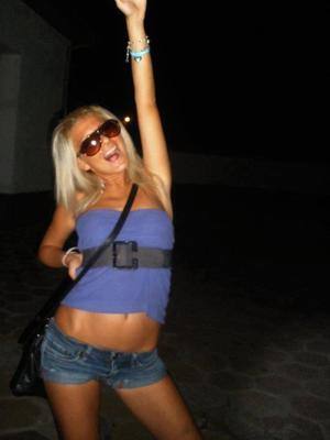 Photo of Esmeralda (20) from Templeton, CA dating profile