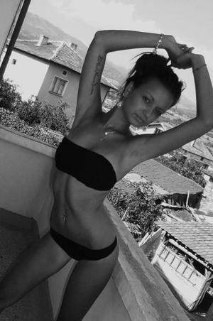 Photo of Alesha (24) from Montreal, QBC dating profile