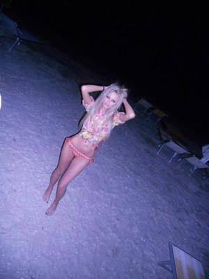 Meet Dominque (26) from Wisconsin | FWB Casual Partner