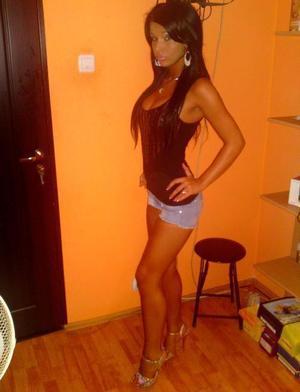 Looking for local cheaters? Take Kassandra from Florida home with you