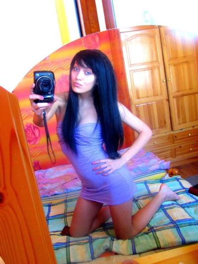 Dominica from Plymouth, California is looking for adult webcam chat