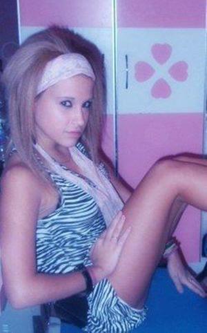 Quinn from California is looking for adult webcam chat