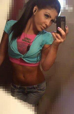 Kaydence is a cheater looking for a guy like you!