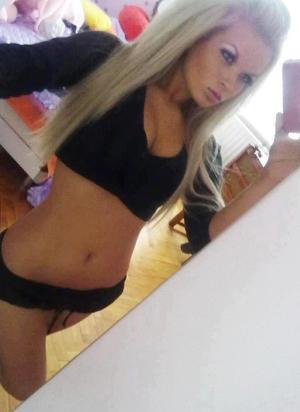 Taylor from Ontario is looking for adult webcam chat