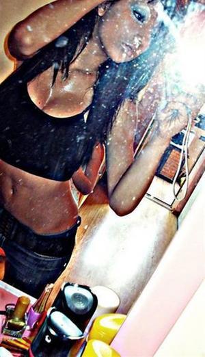 Eleanor from Oregon is looking for adult webcam chat