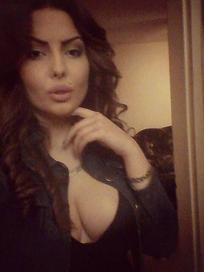 Kirsten is a cheater looking for a guy like you!