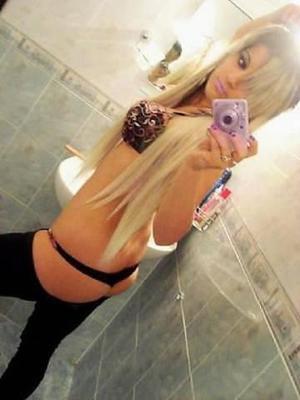 Looking for local cheaters? Take Richelle from New York home with you