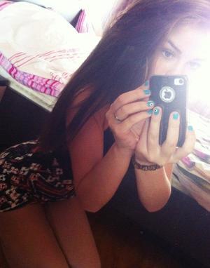 Looking for local cheaters? Take Joelle from District Of Columbia home with you
