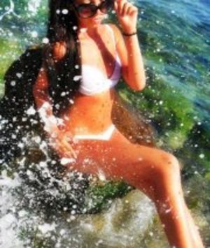 Meet local singles like Alivia from California who want to fuck tonight