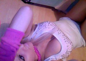 Aisha from Ontario is looking for adult webcam chat