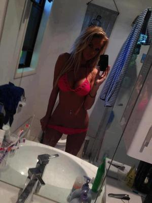 Kelli from Virginia is looking for adult webcam chat