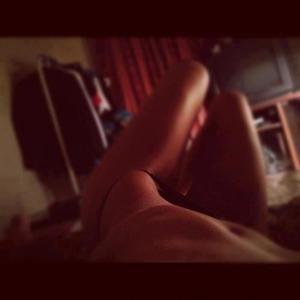 Meet local singles like Shania from Iowa who want to fuck tonight