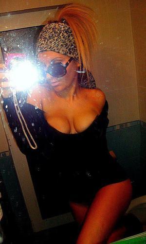 Escorts like Rose are down to fuck you now!