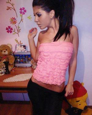 Looking for local cheaters? Take Farrah from Rhode Island home with you