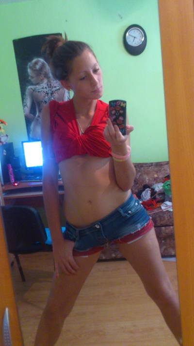 Looking for local cheaters? Take Elena from Mississippi home with you