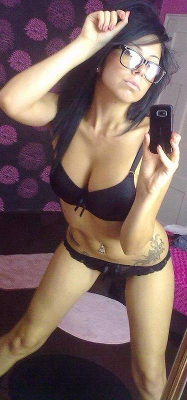 Nyla from Warren, Michigan is looking for adult webcam chat