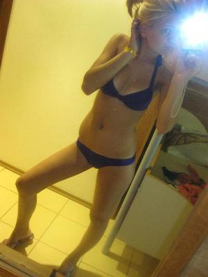 Maude from Alaska is looking for adult webcam chat