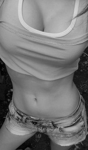 Jeannie from Florida is looking for adult webcam chat
