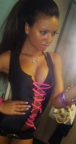 Looking for local cheaters? Take Lea from Arizona home with you