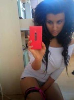 Shemeka is a cheater looking for a guy like you!
