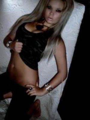 Leslie from Florida is looking for adult webcam chat