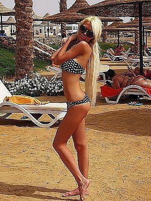 Looking for local cheaters? Take Emely from New York home with you