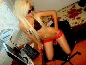 Meet local singles like Jena from Missouri who want to fuck tonight