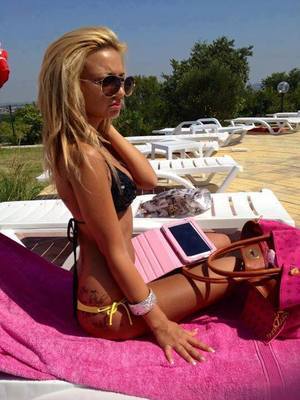 Michelle from New York is looking for adult webcam chat