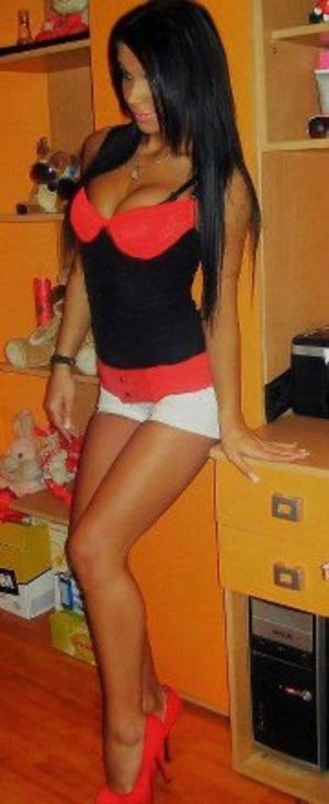 Looking for girls down to fuck? Cecilia from New York is your girl