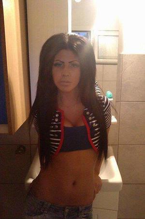 Isabel from Wisconsin is interested in nsa sex with a nice, young man