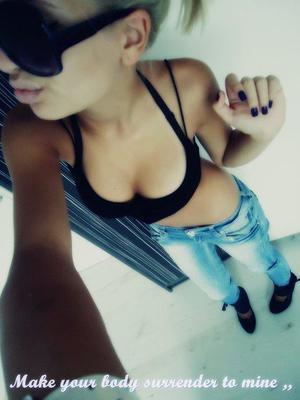 Alexia from North Carolina is interested in nsa sex with a nice, young man