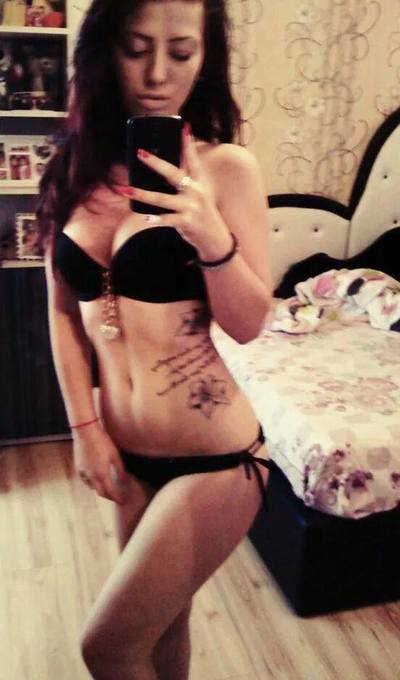Sacha from Minnesota is looking for adult webcam chat