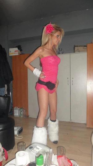 Mya from California is looking for adult webcam chat