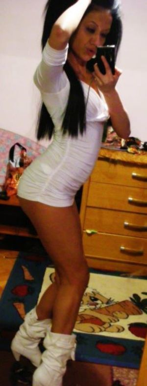 Looking for girls down to fuck? Lily from North Carolina is your girl