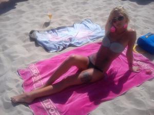 Meet local singles like Elaina from Ohio who want to fuck tonight