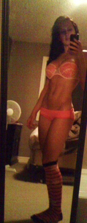 Lyla from Wisconsin is interested in nsa sex with a nice, young man