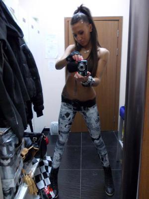 Leah from Pennsylvania is looking for adult webcam chat