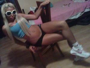 Kendall from Alberta is looking for adult webcam chat