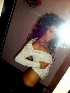29 & Bold, Massachusetts Girl Cloe Wants a Fun Night